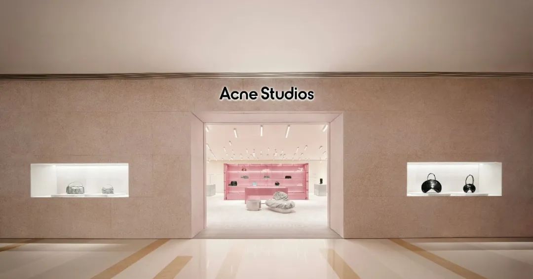 图片来源：Acne Studios官方微博