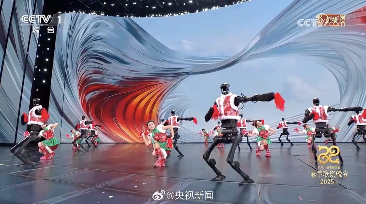 春晚《秧 BOT》机器人不穿裤子原因揭秘|央视春晚|科目三|张艺谋|it之家|手绢_新浪新闻
