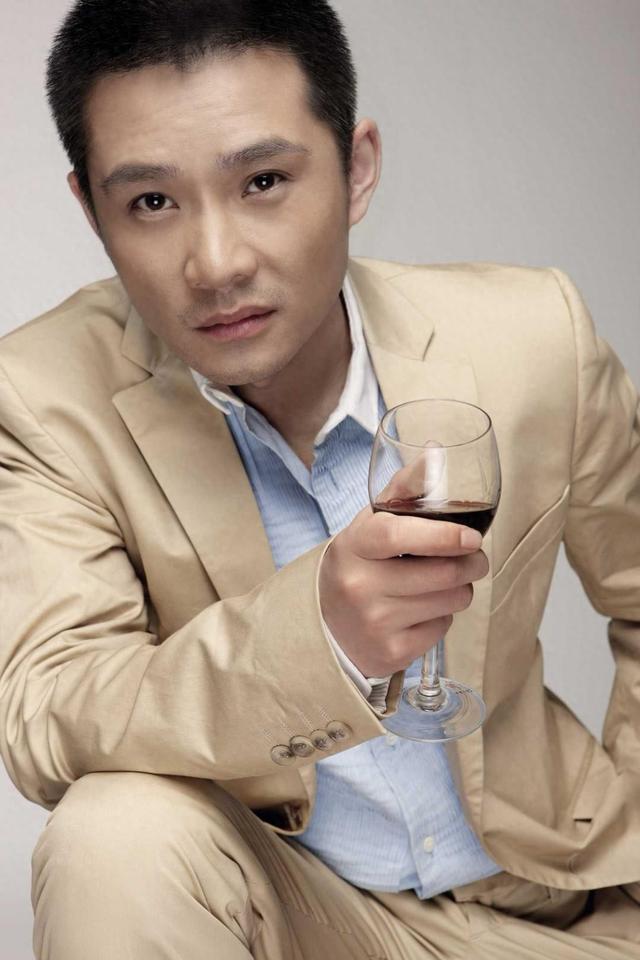 娶上海“丑女”为妻,至今相守24年,任帅真是最干净男演员!|任帅_新浪财经_新浪网