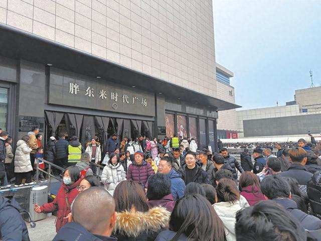 新乡,许昌两座胖东来所在的城市里,超市,餐厅,宾馆等都是人满为患