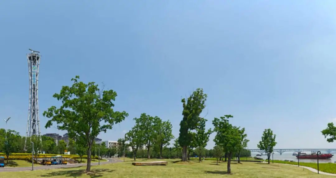 南京长江航道旁，中国移动5G-A通感一体基站织起“低空智联网”