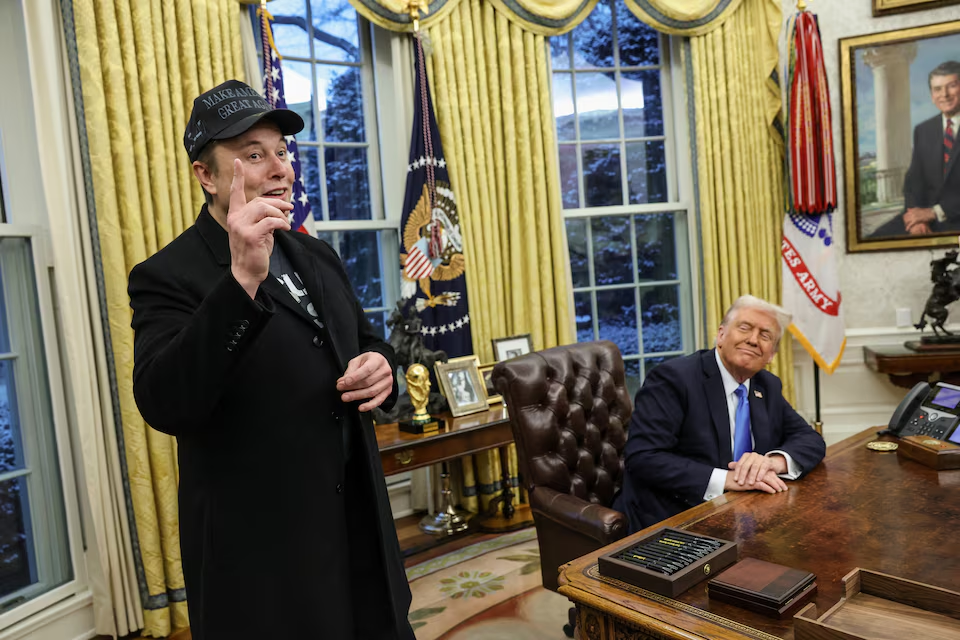 ▲马斯克在白宫为政府效率部“辩护”