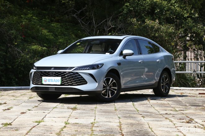 销冠+高阶智驾=全民智驾！第二代秦PLUS 智驾版怎么选？