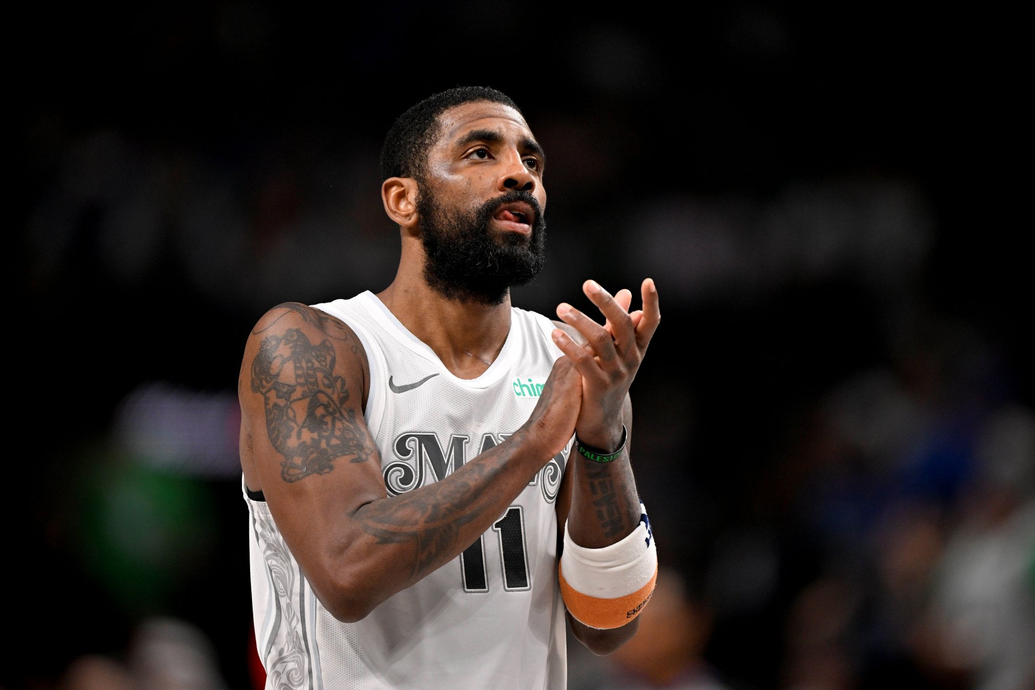 你若当NBA总裁?欧文:缩短赛季 增加全明星假期休息时长|凯里·欧文|NBA总裁_新浪新闻