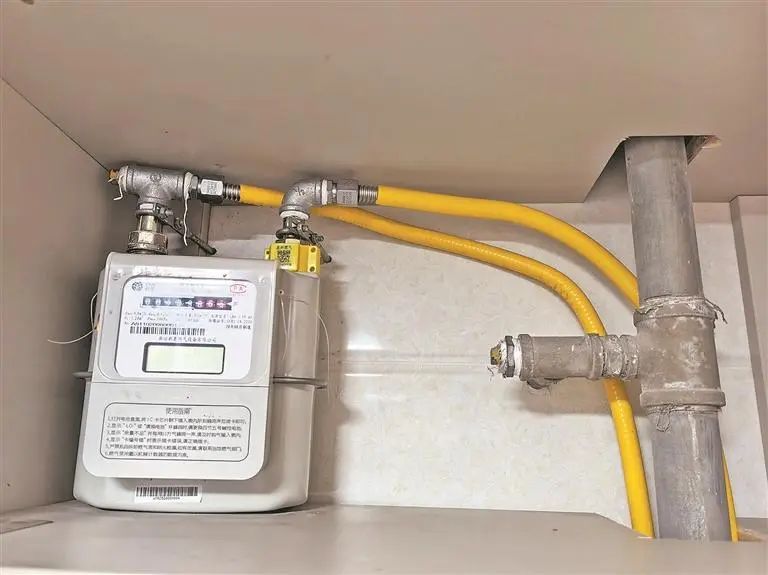 用户陈先生仍未安装燃气泄漏报警器和紧急自动切断装置