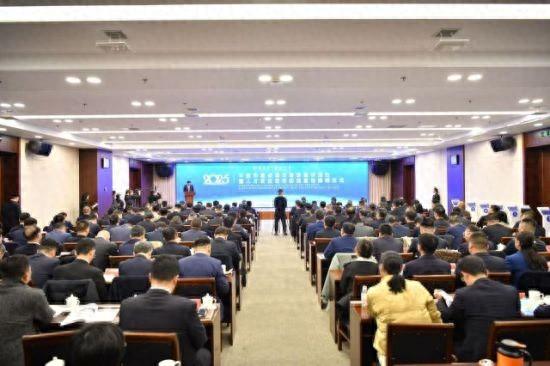 平度市2025年重点项目春季集中签约暨人才联合培养实践基地揭牌仪式举行。（平度市委宣传部供图）