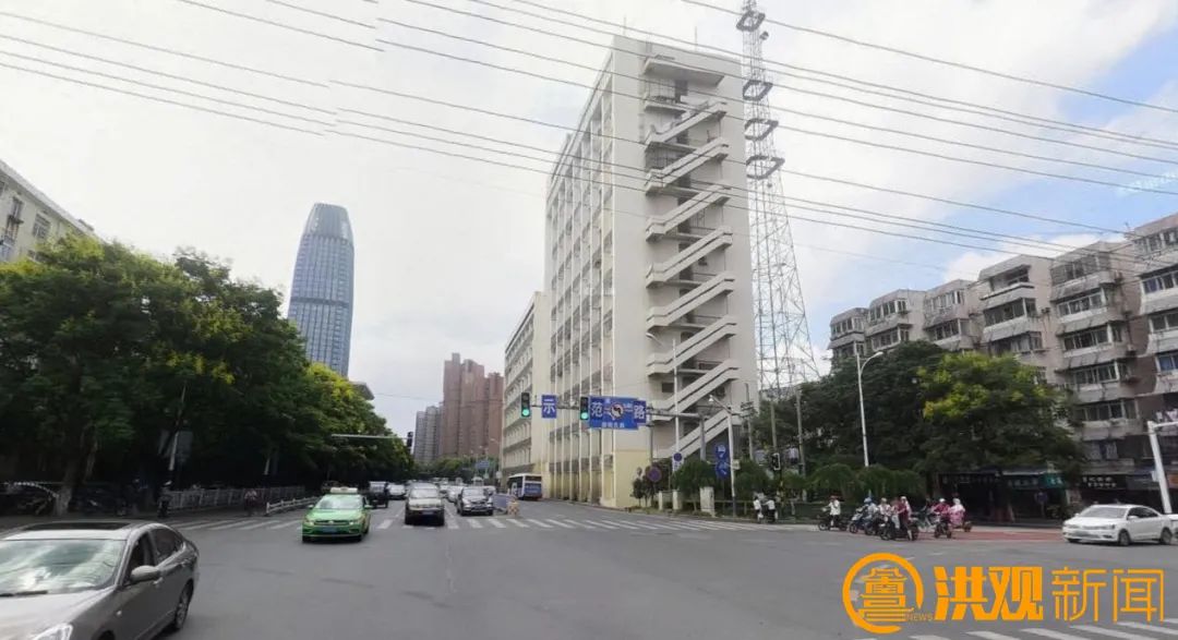 拆除前的老电力大楼