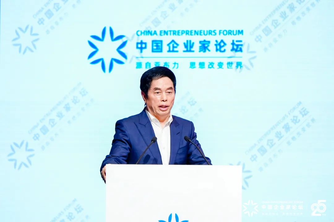 高德康  全国工商联纺织服装商会理事长、波司登集团董事局主席兼总裁