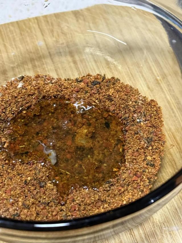 孙女士自治的敷料。受访者供图