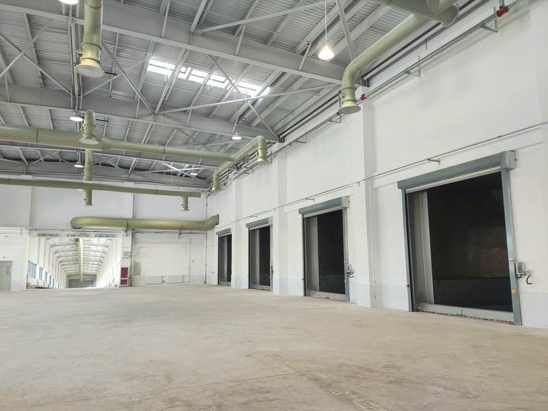 高安屯厨余垃圾处理厂卸料大厅。新京报记者 王飞 摄