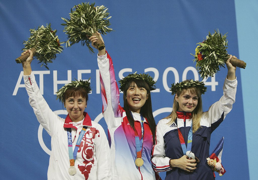 拿到雅典奥运会首金的杜丽。