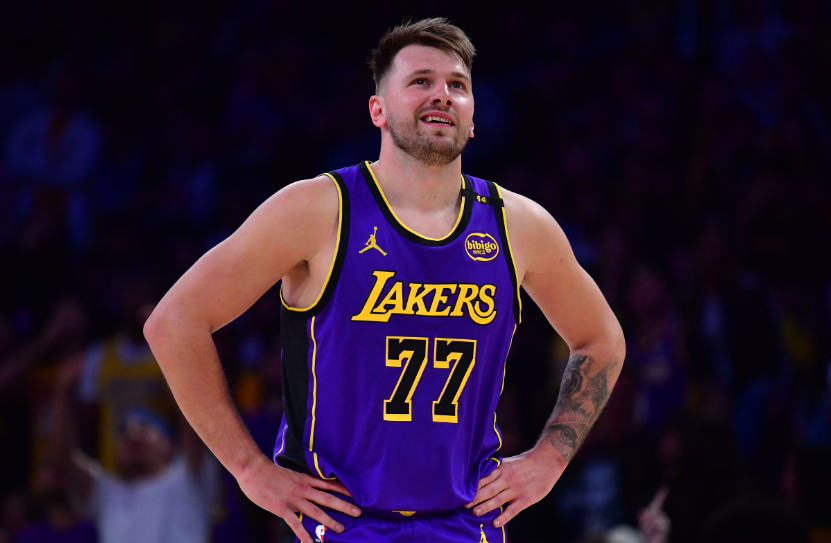 东契奇半场17分助湖人与太阳战平