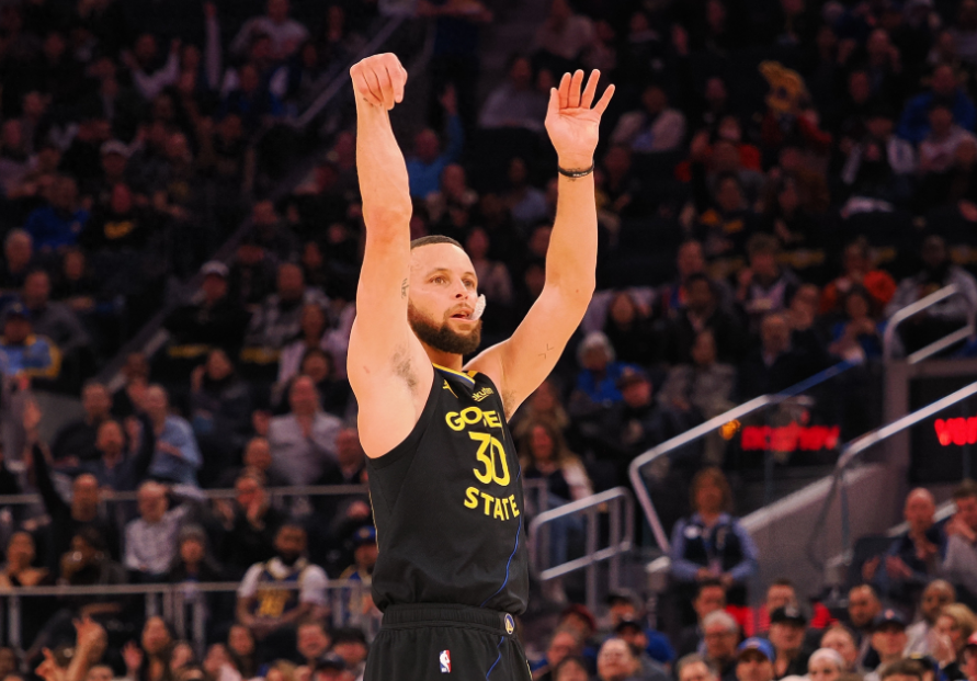 勇士131-136惜败开拓者，库里空砍48分