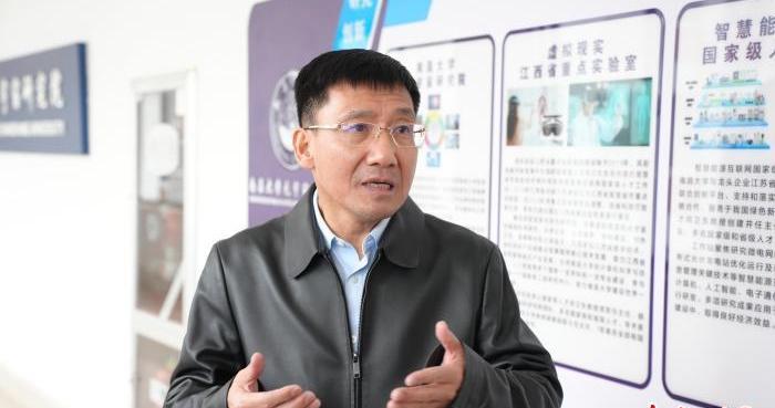 闵卫东代表：让工业元宇宙更有“人味儿”
