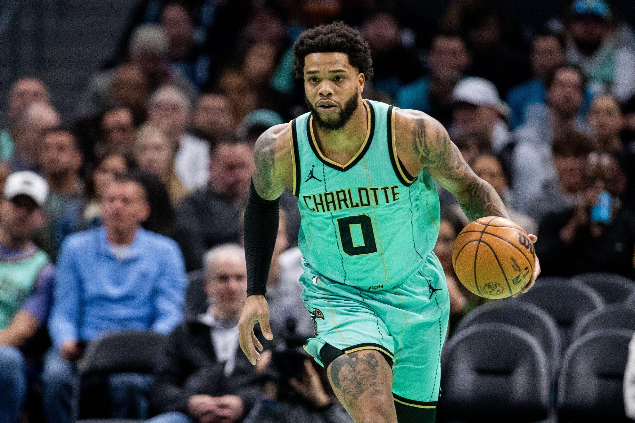 布里奇斯26分+迪亚巴特15篮板 黄蜂客场力克老鹰