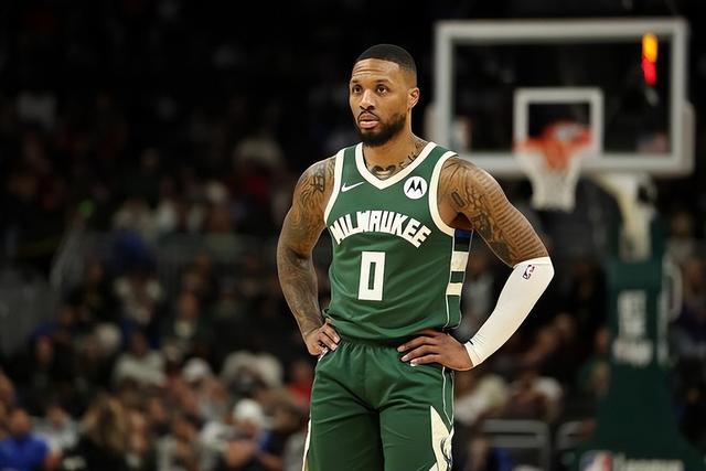 阿夫迪亚19分助开拓者紧咬活塞