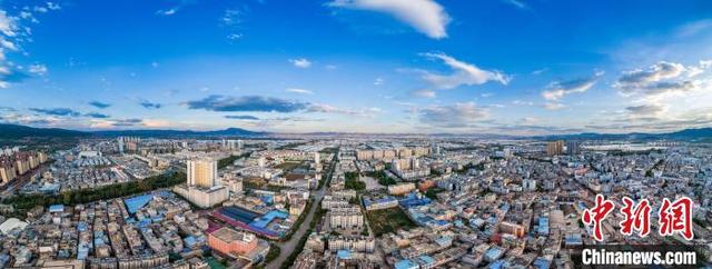 图为嵩明县的城市。嵩明县委宣传部供图