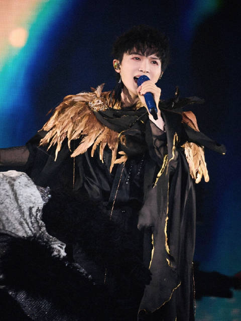 周深变刘谦了|周深|刘谦|西雅图_新浪新闻