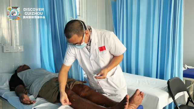 南太平洋上的中国医生从山的王国到幸运之岛他们在所