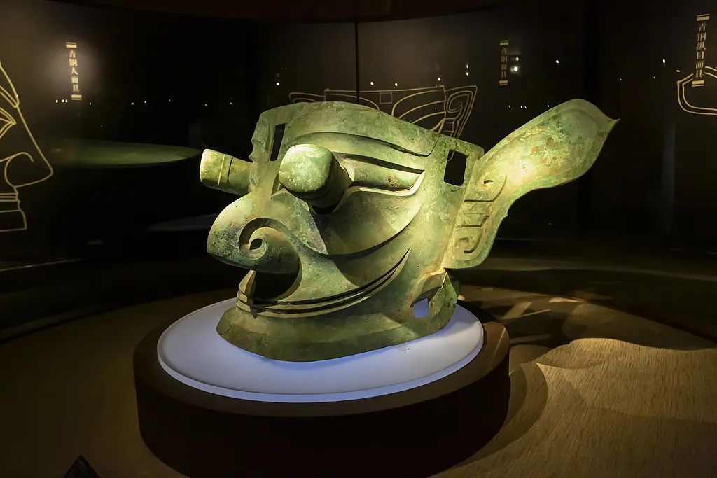 △三星堆博物馆青铜纵目面具。图据视觉中国
