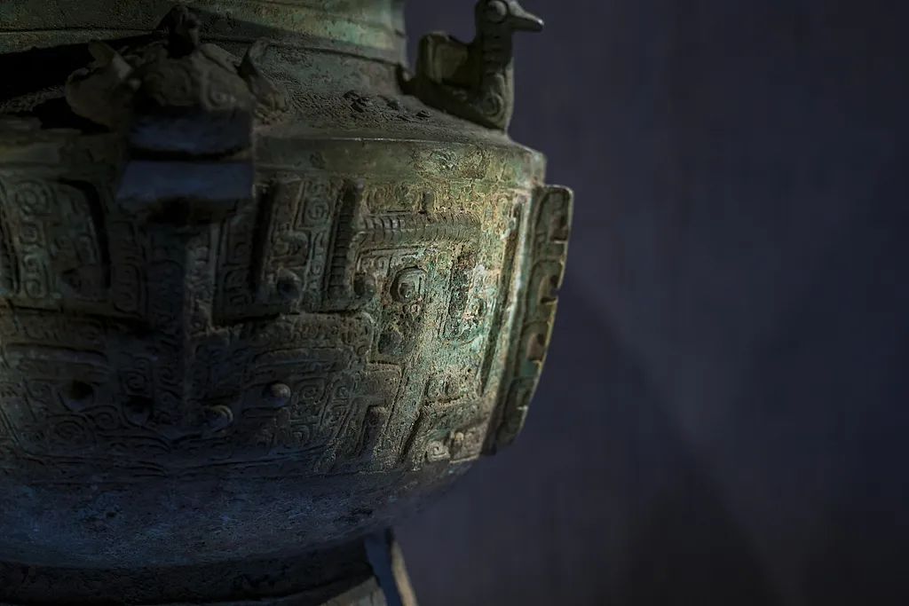 △三星堆遗址出土文物青铜器。图据视觉中国