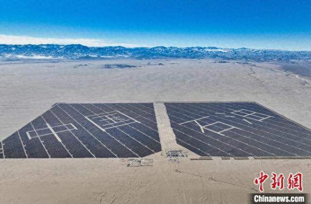 图为青海油田格尔木燃机电站重启及配套新能源项目现场。青海油田供图