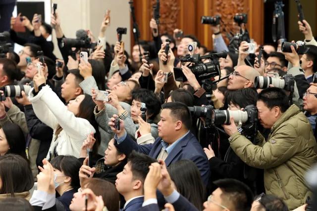 记者在发布会上拍摄 图源：中国日报