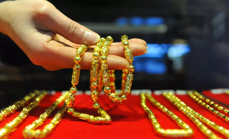 年轻人的攒金人生:有人攒金77万 有人靠好评返现“一克不放过”|封面头条|黄金|金价|收益_新浪新闻