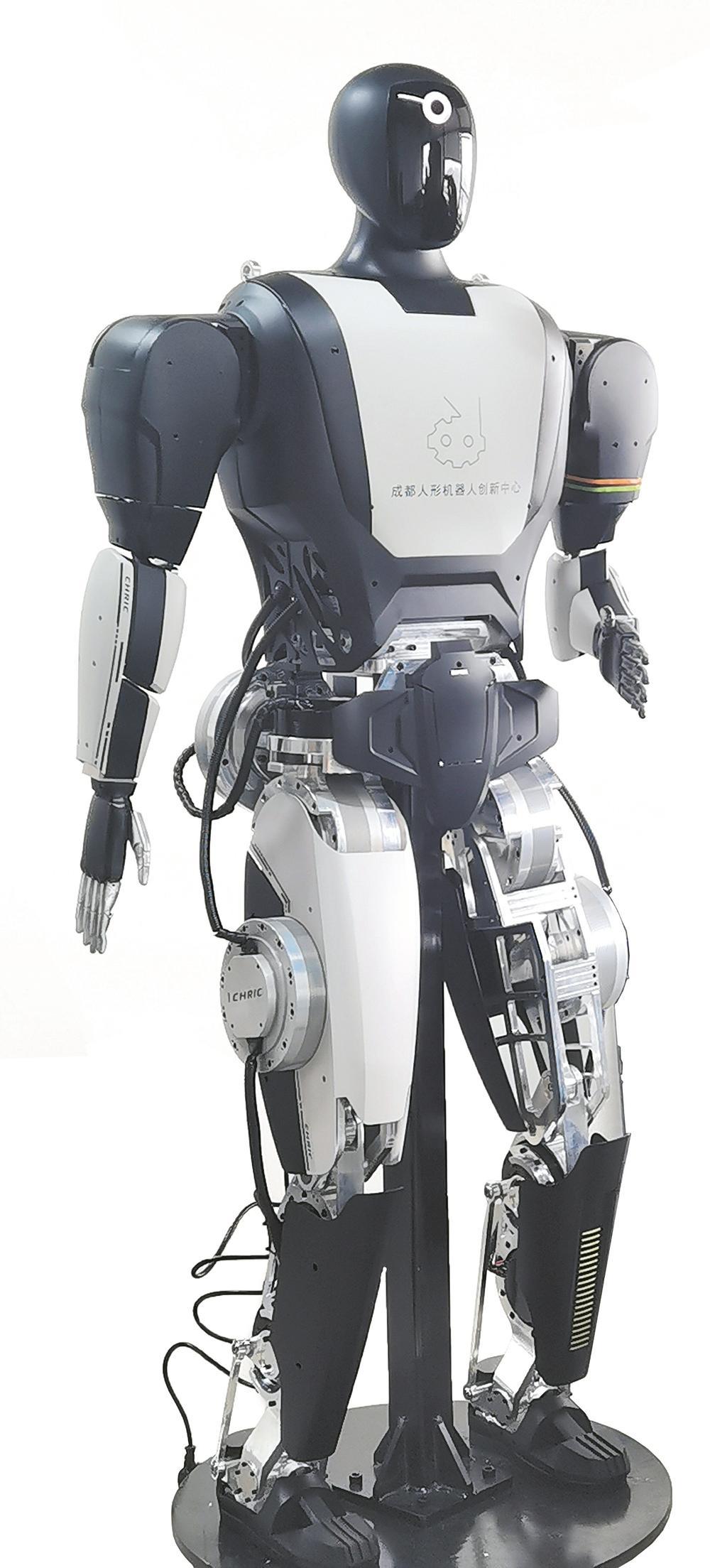 把“成都造”人形机器人带上世界舞台