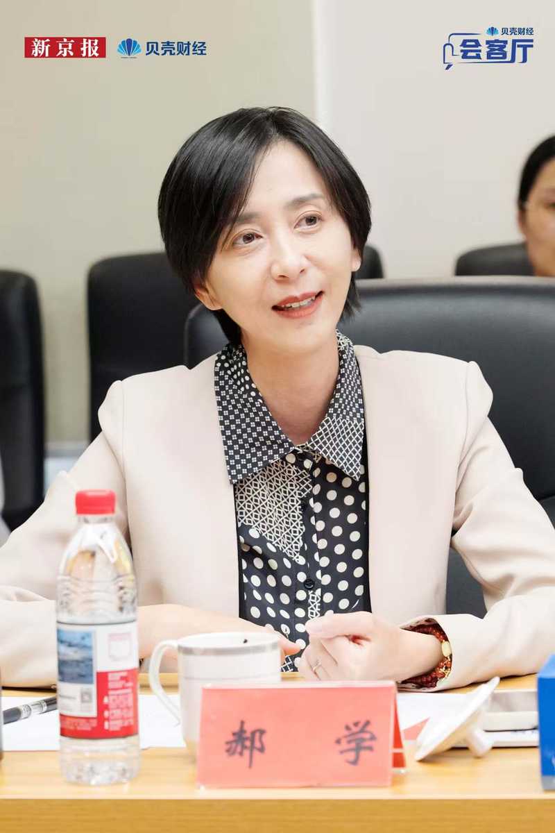 郝学表示，层高提高到不低于3米，为科技赋能提升居住品质预留了条件。