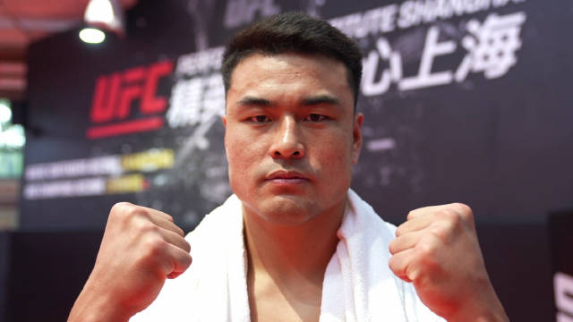训练、调整,进入战斗状态!4月27日@MMA张名扬 堪萨斯城亮剑“狮心”!|MMA|UFC_新浪新闻