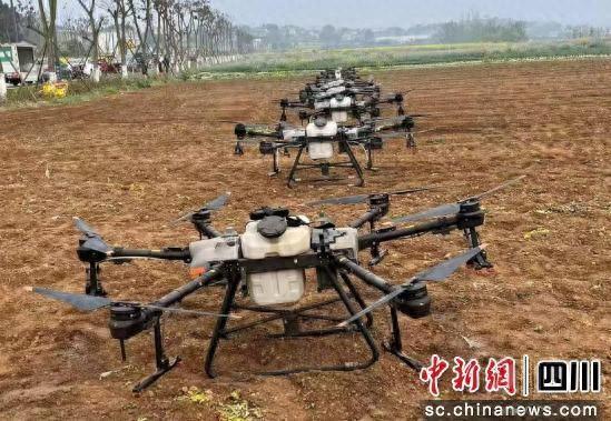 植保无人机进入待飞状态。 游仙区委宣传部供图