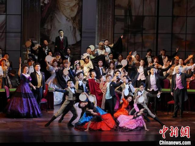 《茶花女》剧照。 郑州大学河南音乐学院供图