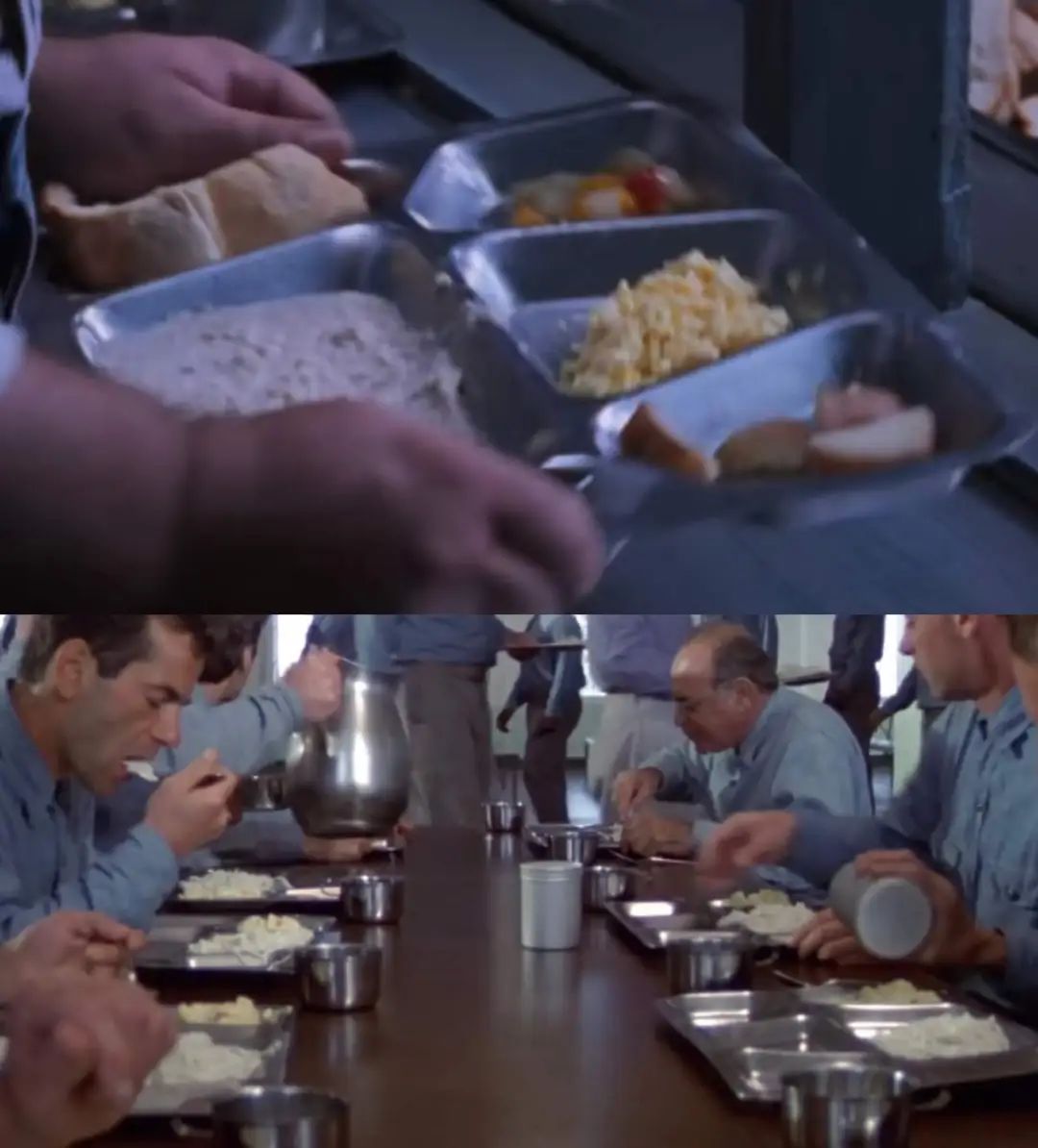 西方影视作品中的餐盘｜图源：电影《肖申克的救赎》《逃出亚卡拉》截图