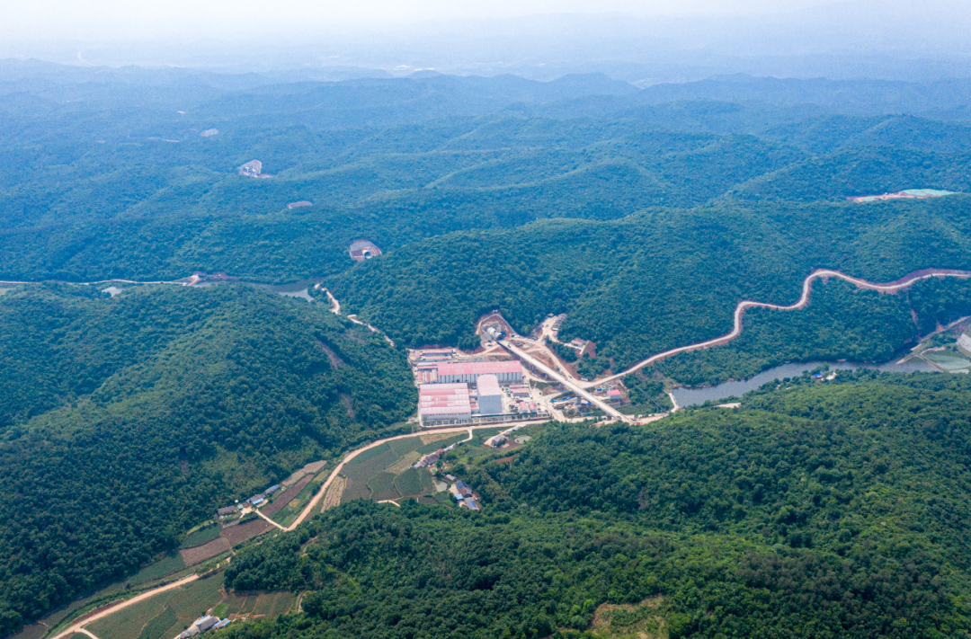 沿江高铁武宜段隧道群。图片来源：武汉铁路局