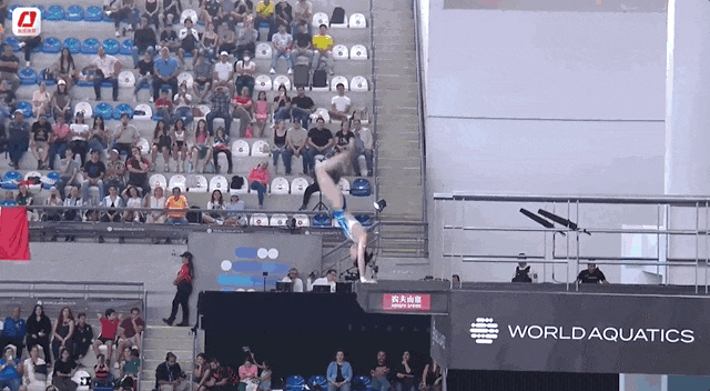 △世界泳联跳水世界杯墨西哥站女子10米台决赛第三轮，陈芋汐反超全红婵升至第一。