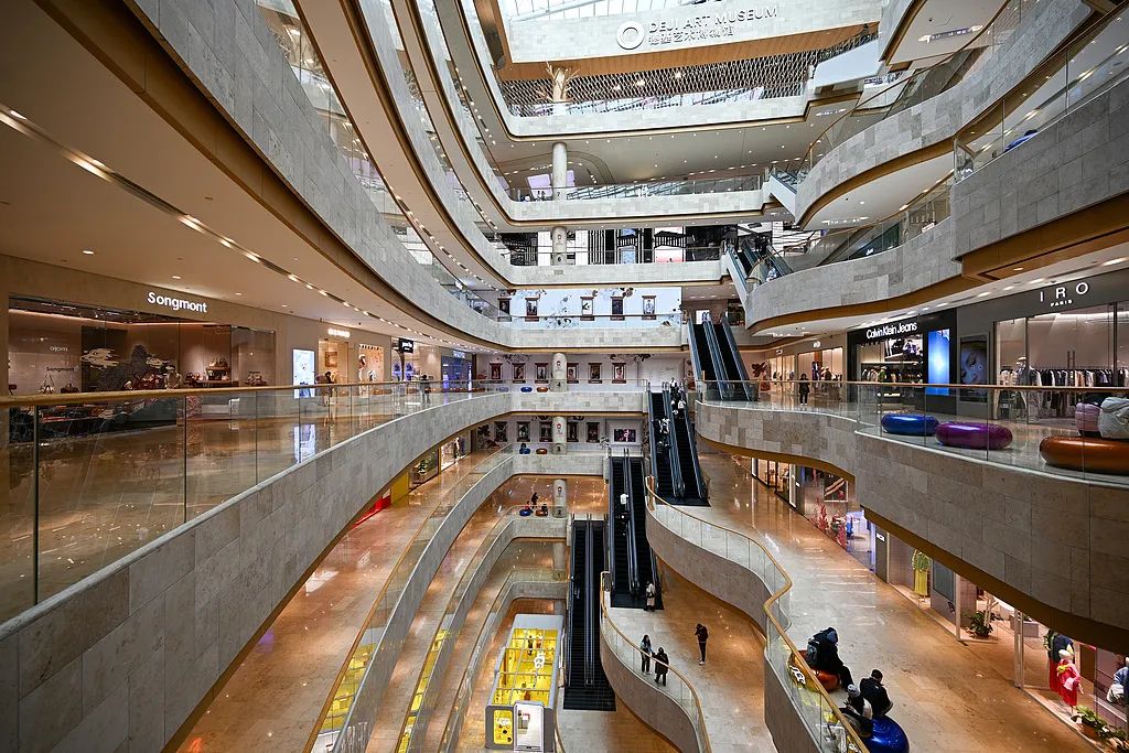 在德基的商铺都有很高的业绩压力。图 / 视觉中国