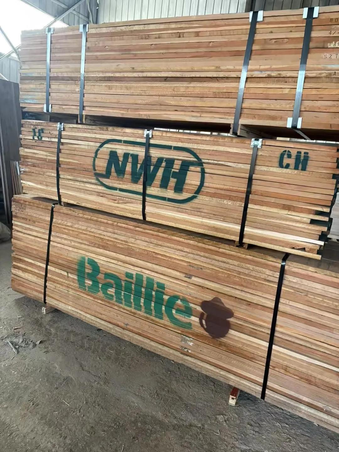 李哥囤的木料。图 / 讲述者提供