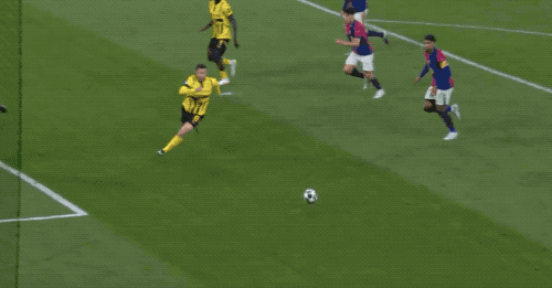 热闻|吉拉西戴帽！多特蒙德3-1赢球出局，巴塞罗那总比分5-3晋级欧冠4强