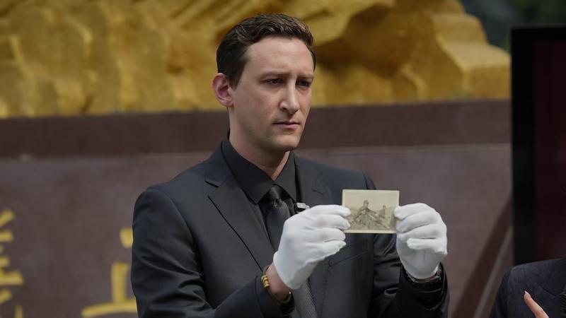 4月17日下午，埃文·凯尔（Evan Kail）在南京抗日航空烈士纪念馆捐赠仪式现场。受访者供图