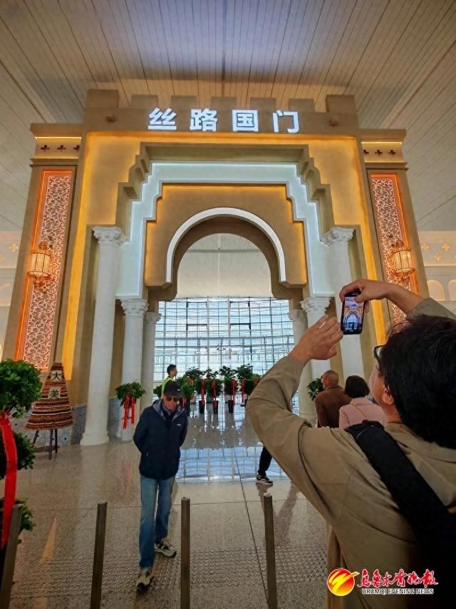 乌鲁木齐天山国际机场北航站区,这些打卡点轻松出大片|乌鲁木齐市|新疆维吾尔自治区|航站楼|旅客|上客_手机新浪网
