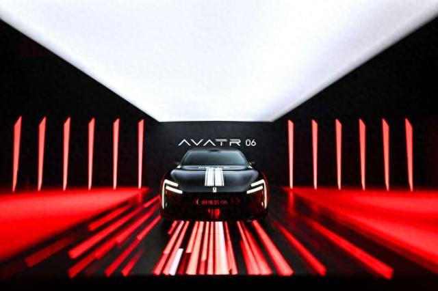 4月19日，阿维塔06上市。新车推出了纯电和增程双动力，共5个车型版本。（阿维塔科技供图）