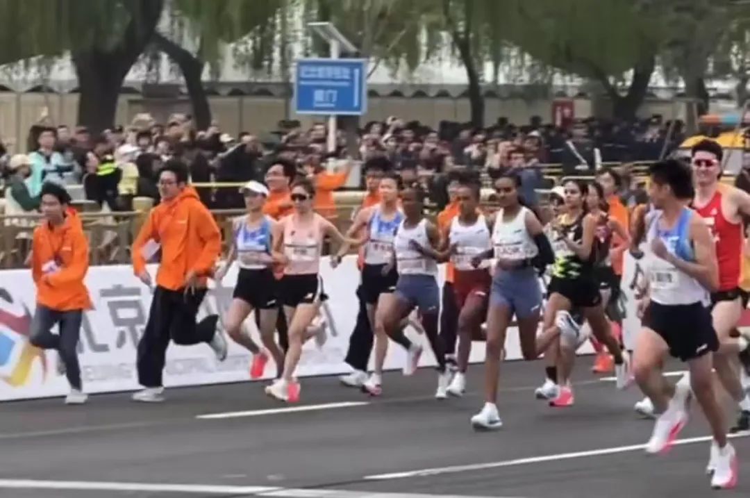 图片来源：抖音@中国新闻网 截图