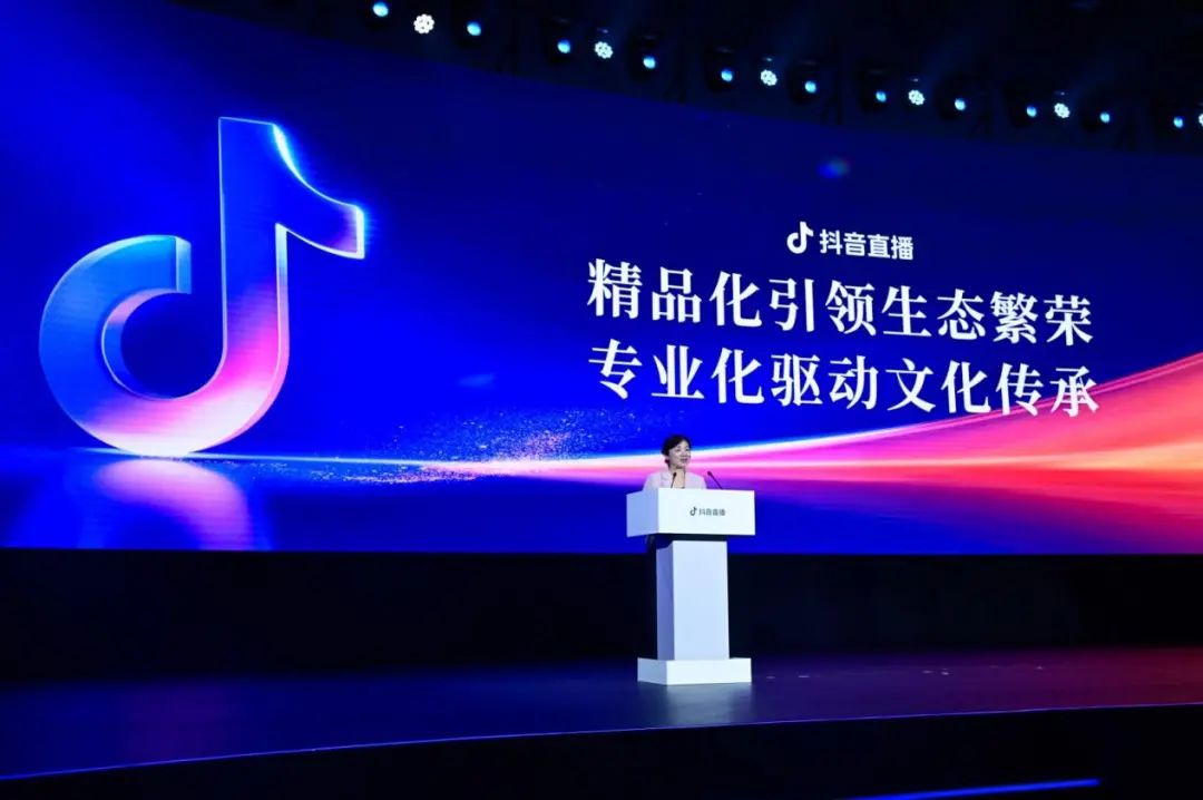 中国演出行业协会副会长兼秘书长潘燕