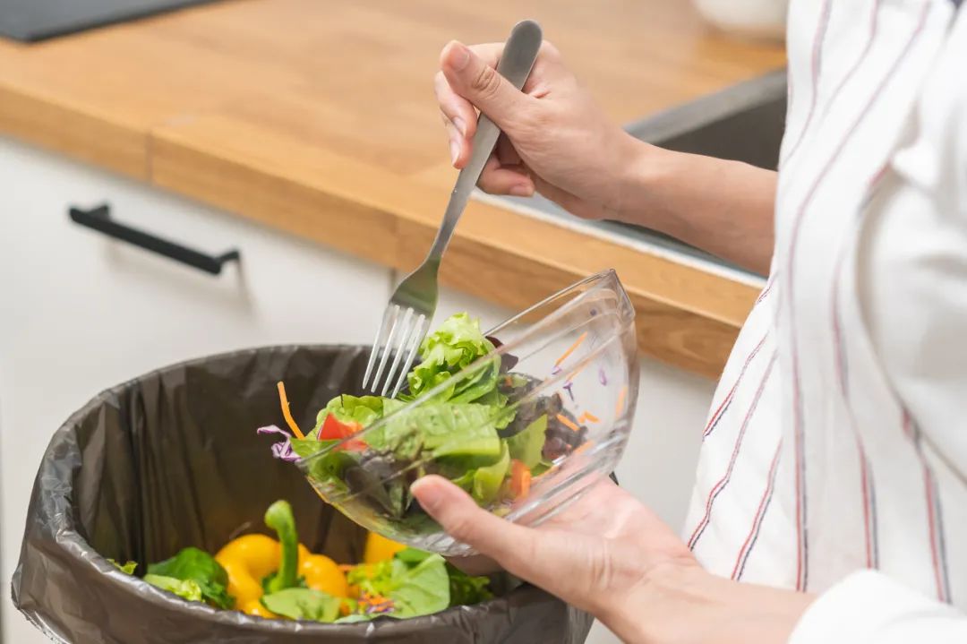 食物浪费给地球造成的负担，警醒着每一个人。（图/图虫创意）