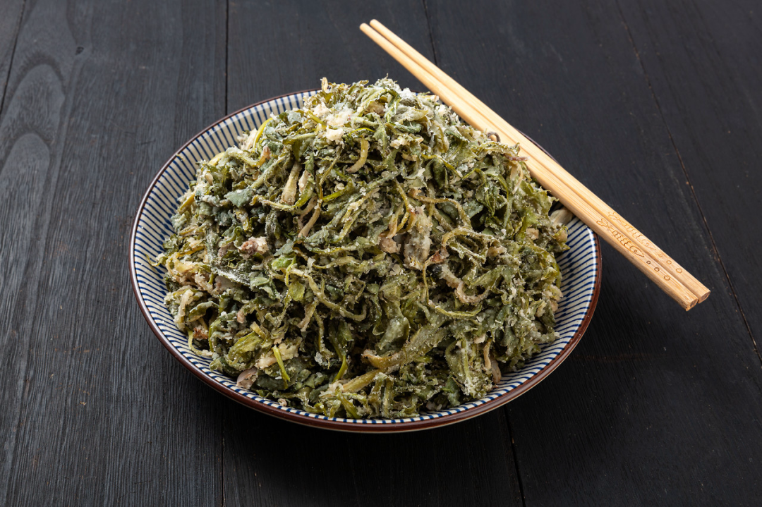 粉蒸蒲公英。（图/图虫创意）