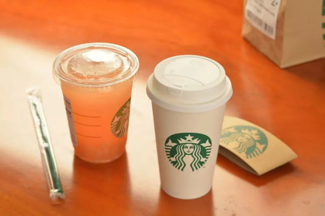 星巴克专星送特制冷/热饮杯盖