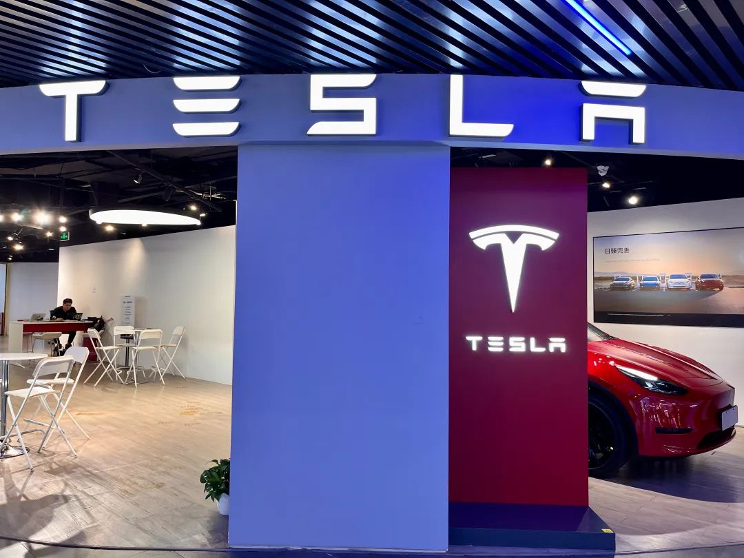 特斯拉门店（秦铭蔚 摄）