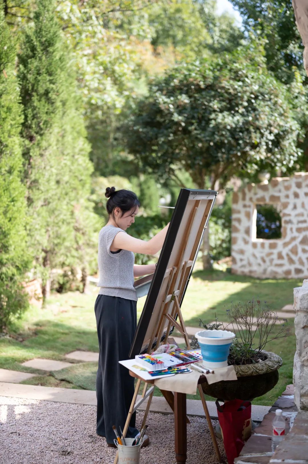 小冯在婚礼上作画。 受访者供图