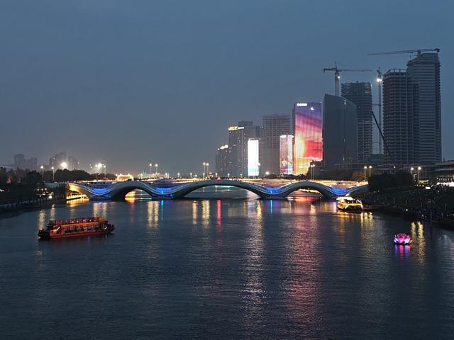 阎建庆 摄